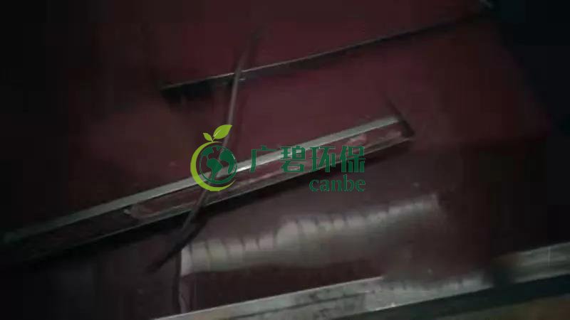 東莞龍背嶺驚現(xiàn)“紅水河”，一企業(yè)涉嫌偷排被立案調(diào)查(圖2)