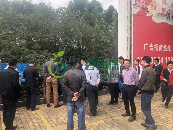 大良街道、順控環(huán)保水務(wù)等領(lǐng)導(dǎo)到金陡涌黑臭水體治理現(xiàn)場(chǎng)視察工作(圖3)